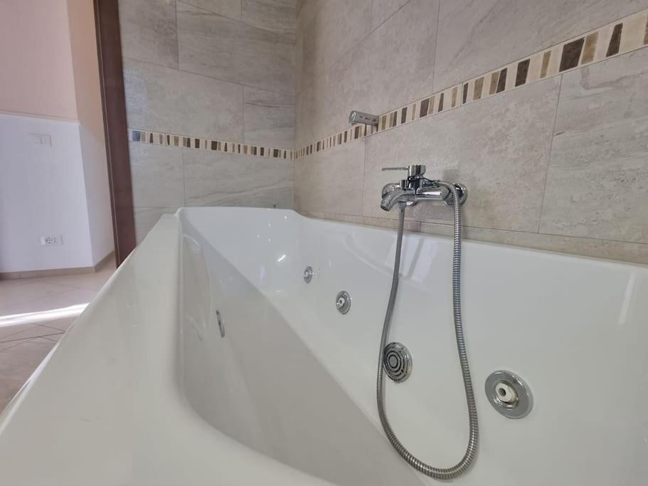 -5 Min From Bus Stop-Free Parking Rome Extérieur photo